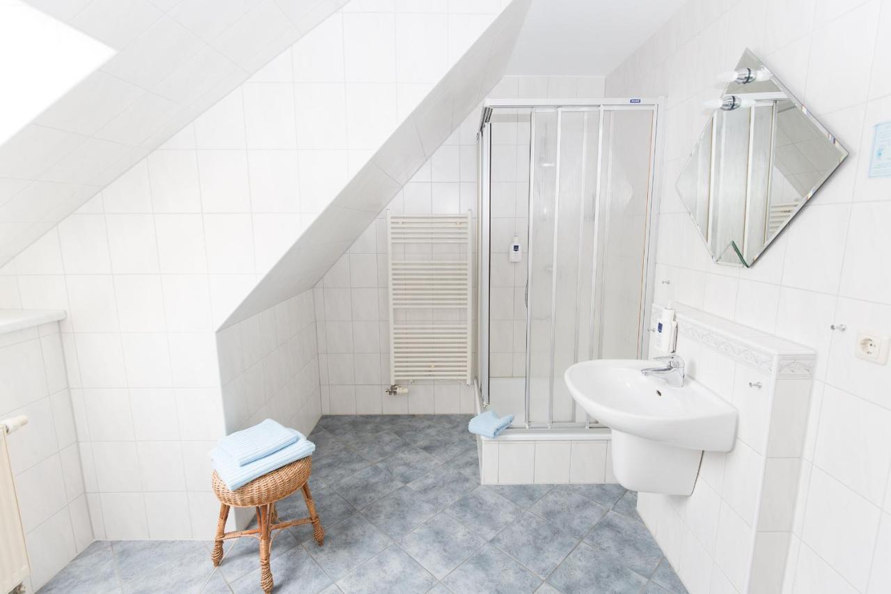 Hotel Garni Am Deich Zingst Bagian luar foto