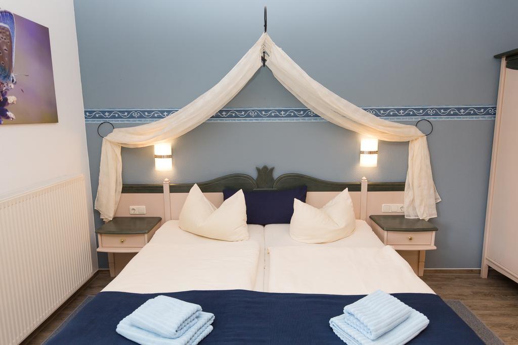 Hotel Garni Am Deich Zingst Bagian luar foto