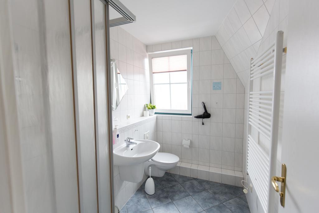 Hotel Garni Am Deich Zingst Ruang foto
