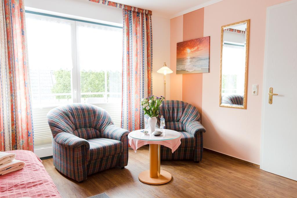 Hotel Garni Am Deich Zingst Ruang foto