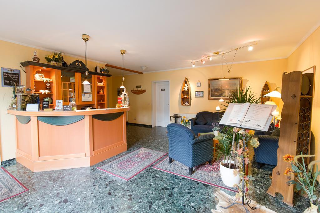 Hotel Garni Am Deich Zingst Bagian luar foto