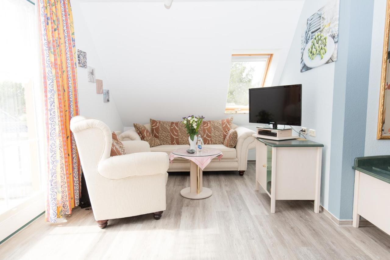 Hotel Garni Am Deich Zingst Bagian luar foto
